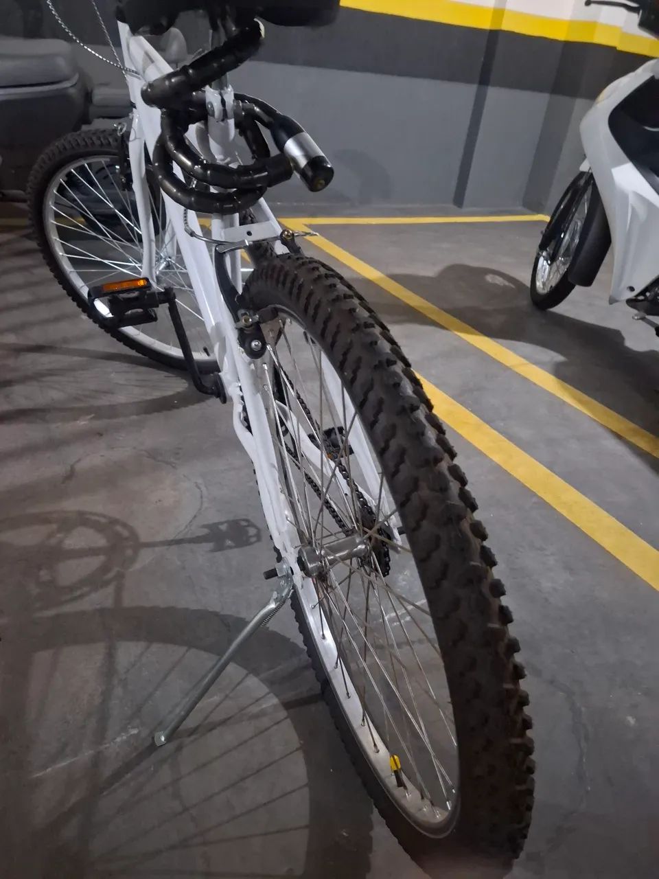 VENDE BICICLETA NOVA 3 MESES DE USO - Foto 4