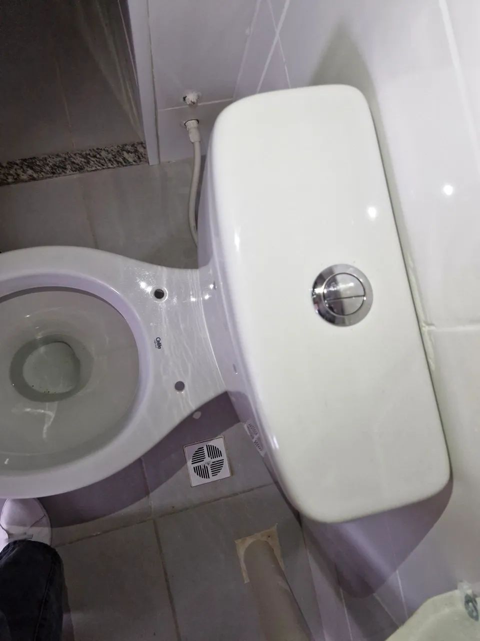 Vaso sanitário com caixa acoplada marca celite - Foto 4