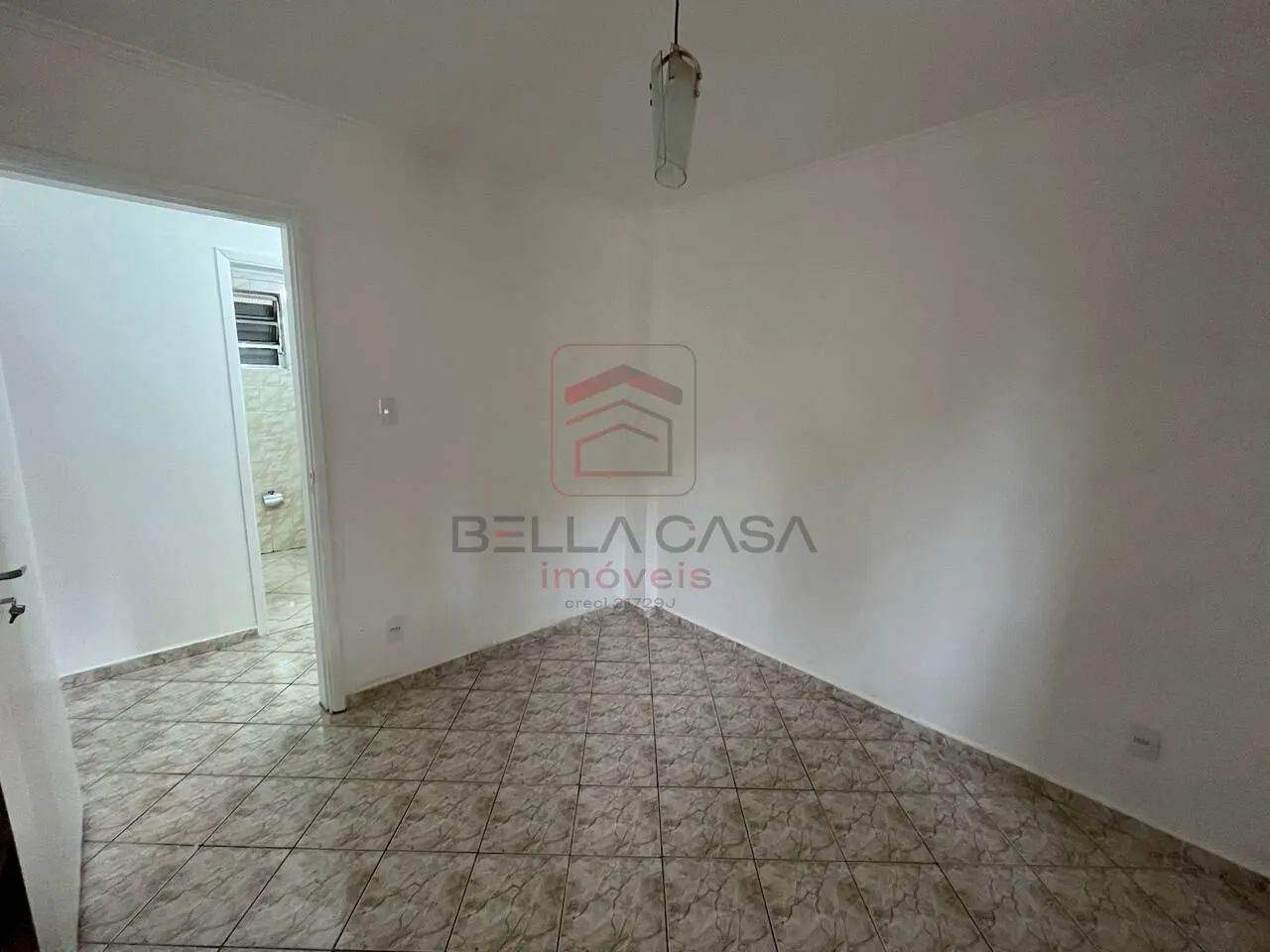 Prédio antigo Conservado - Térreo - 87 m² com quintal e vaga de garagem - 3 dormitórios e  - Foto 2