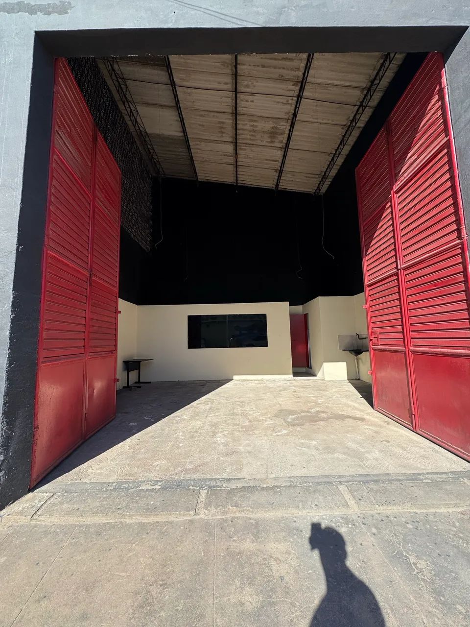 GALPÕES COMERCIAIS EM EXCELENTE LOCALIZAÇÃO 