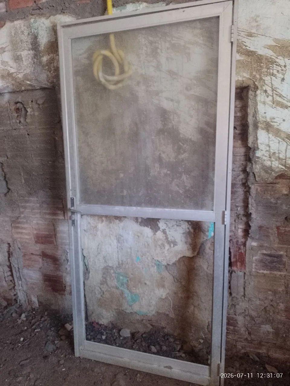 Porta de alumínio e vidro