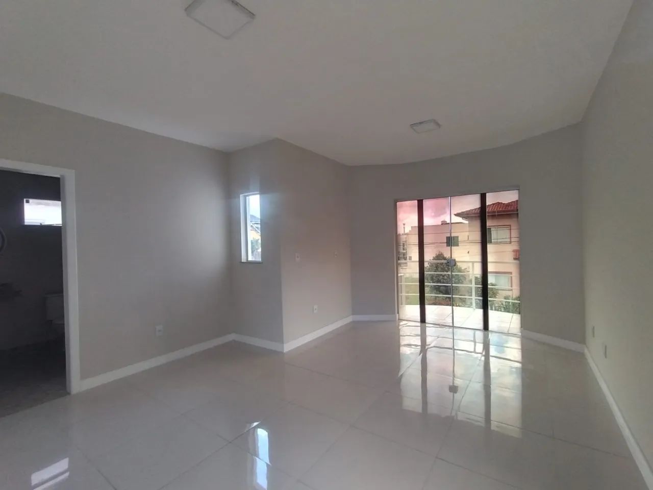 Alugo excelente casa no cidade jardim 2