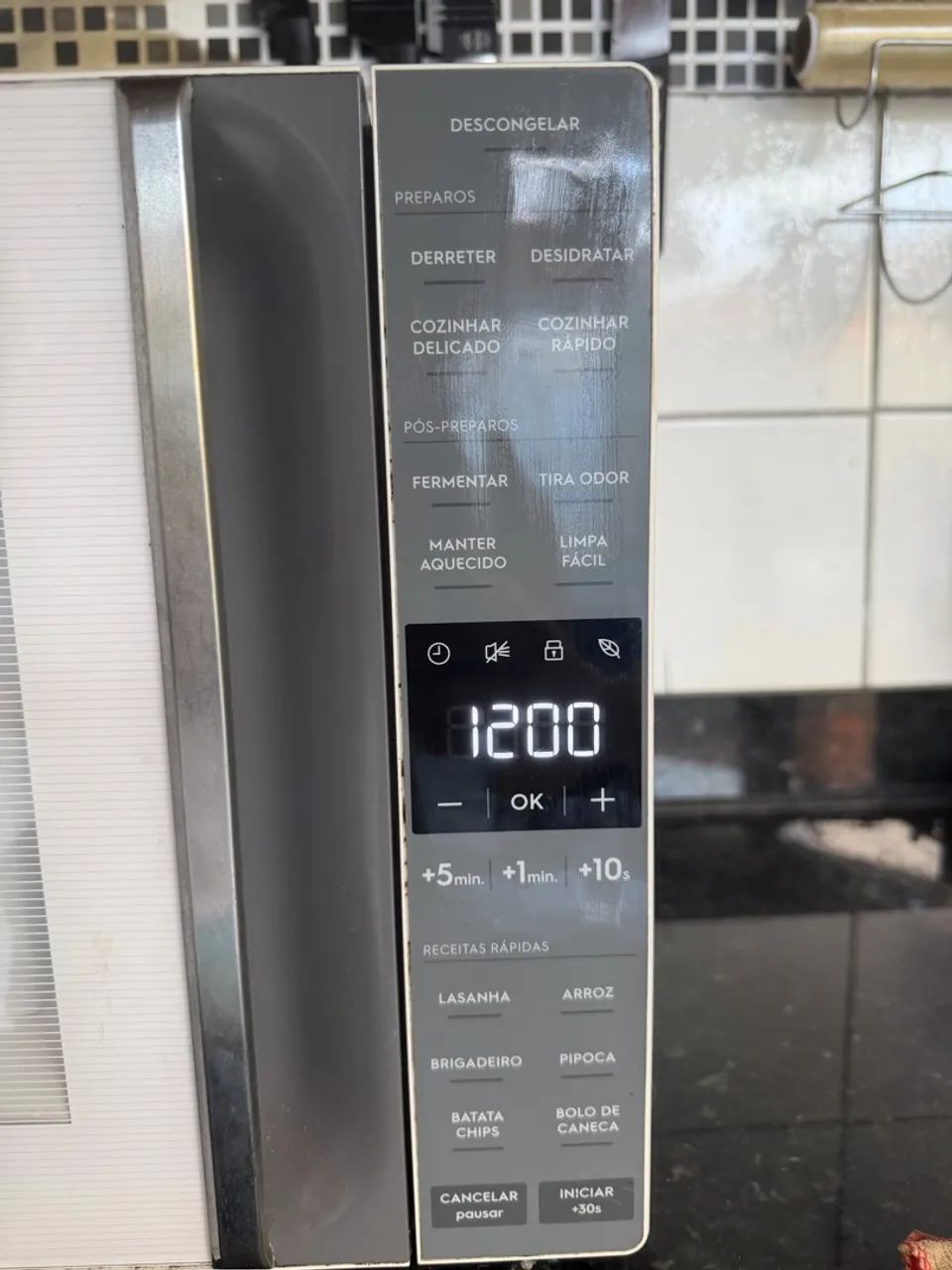 Vendo Microondas Branco Eletrolux Efficient 36L 1600w - 127V  - Foto 4