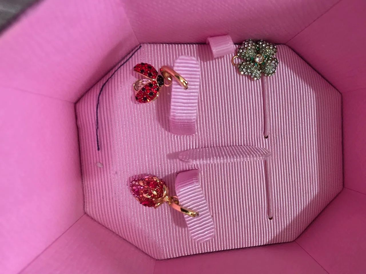 Conjunto de brincos Swarosvski,  última coleção 