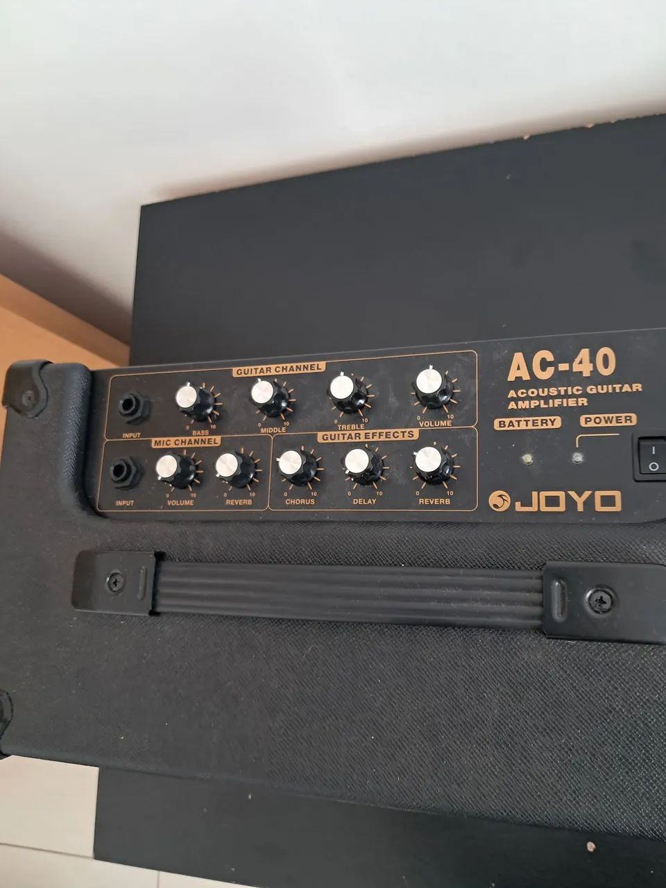 Amplificador para guitarra/violão e voz Joyo AC 40 - Foto 4