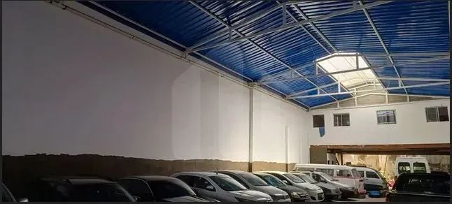 Galpão Comercial 650m² à venda com pé direito 7m²