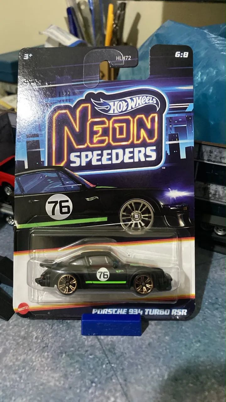 Hotwheels Porsche neon 934 1/64