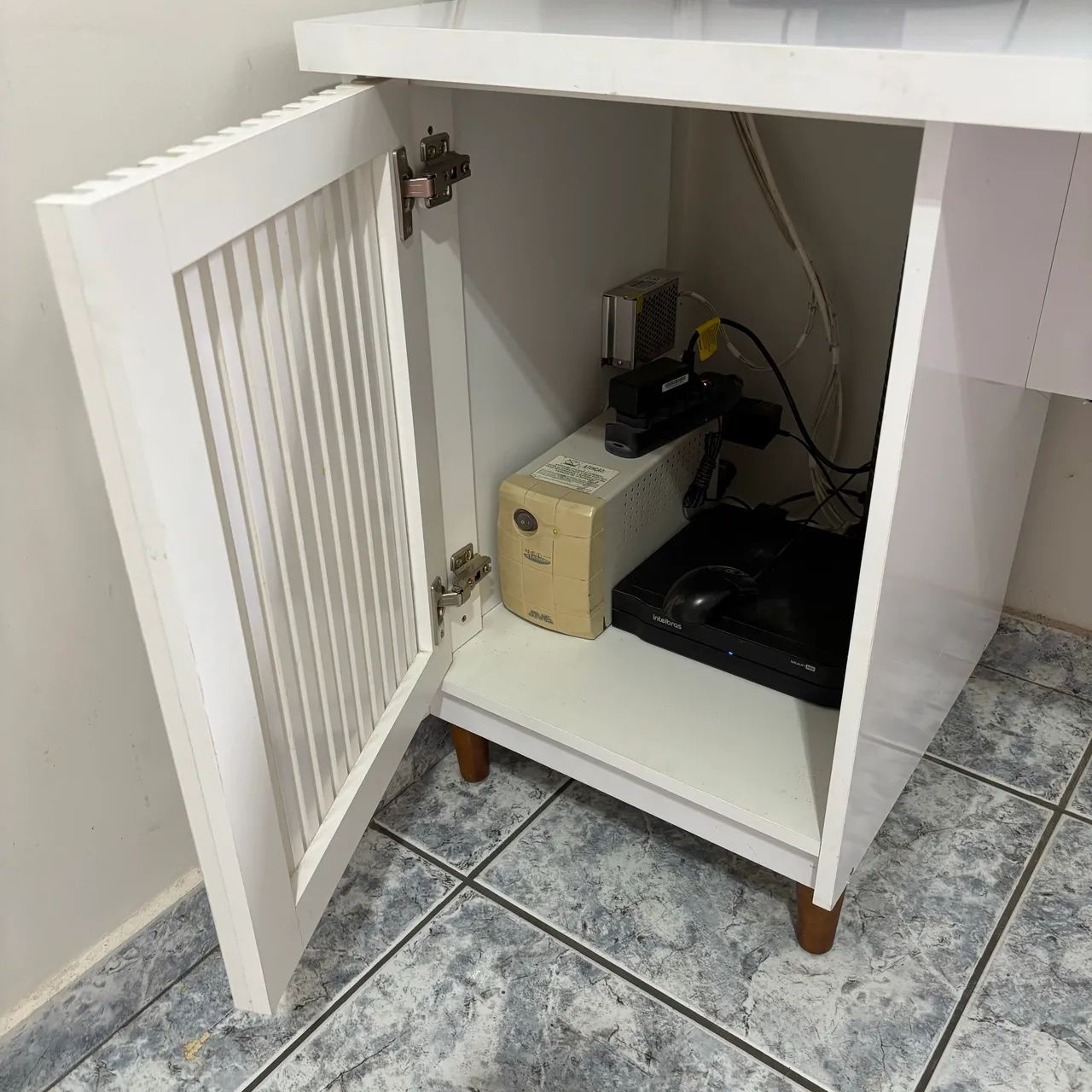 Mesa/escrivaninha em MDF branco laca - Foto 4