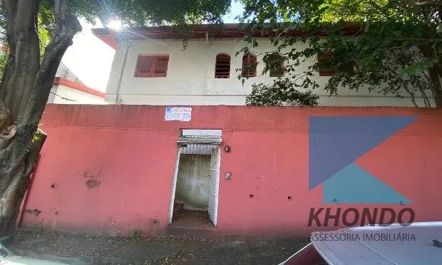 Sobrado de esquina em ótima localização