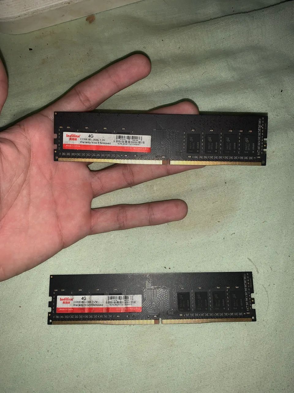 vendo 2 pentes de 4 gb ddr4 funcionando perfeitamente  - Foto 2