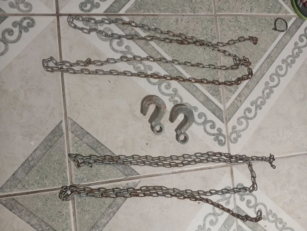 Ganchos e correntes 