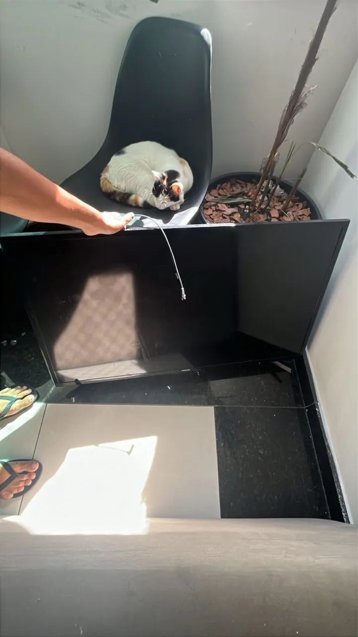 Tv com a tela quebrada  - Foto 2