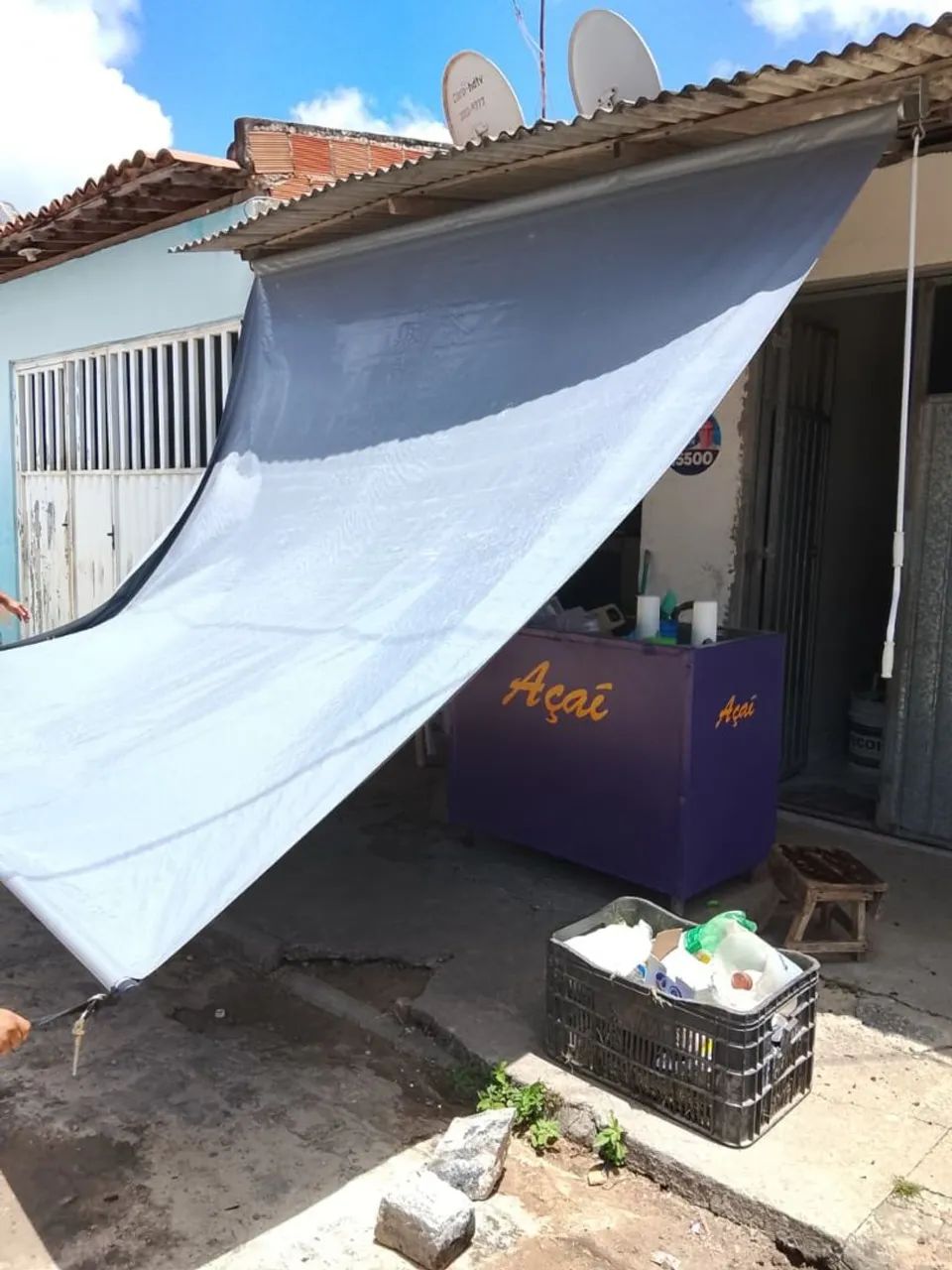 Vende-se toldo 