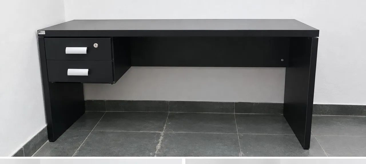 Mesa de Escritório com 2 gavetas