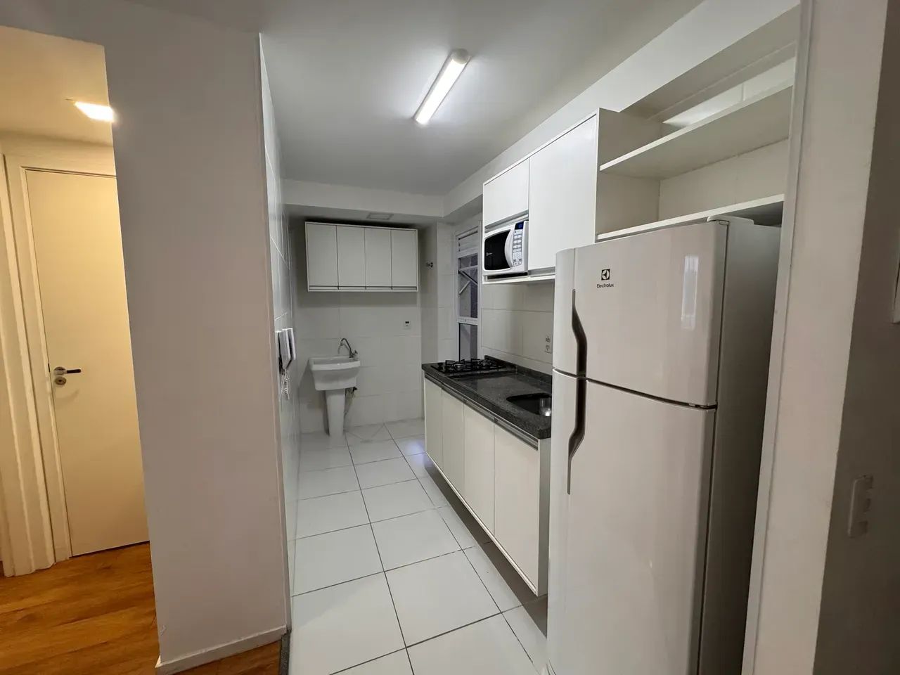 Apartamento com 1 dormitório mobiliado e uma vaga de moto - Foto 4