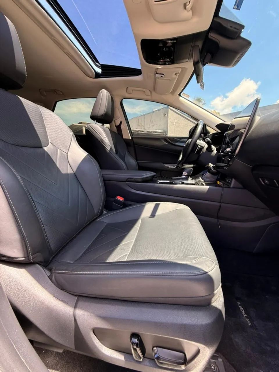 Lexus NX-350h Luxury 2.5 16V Aut. (hybrid), foto 15 de 20