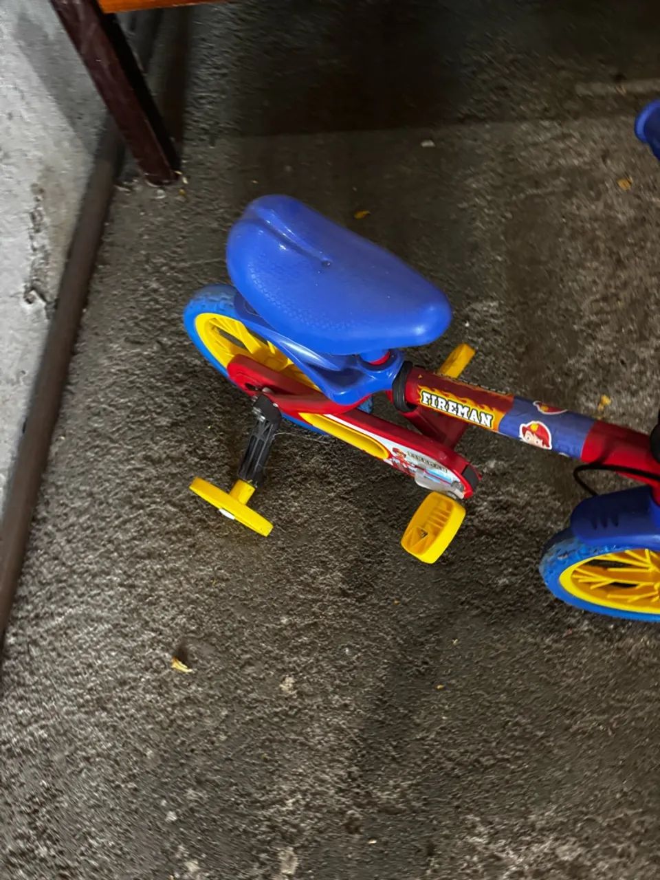 Bicicleta infantil (fireman) - Foto 2