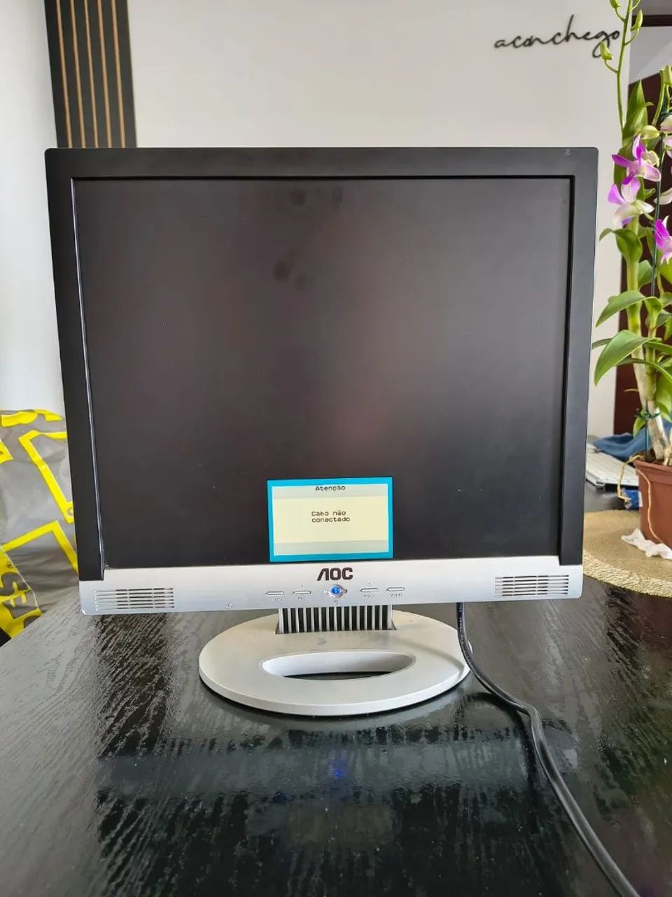 Monitor AOC LM522 LCD de 15 polegadas bivolt. - Foto 2