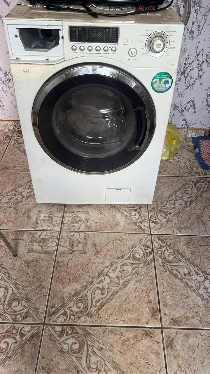 Vendo máquina lava e seca
