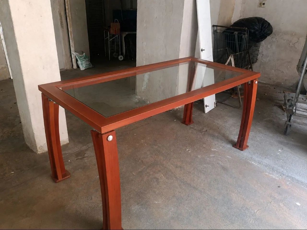 Mesa grande 6 lugares sem cadeiras 