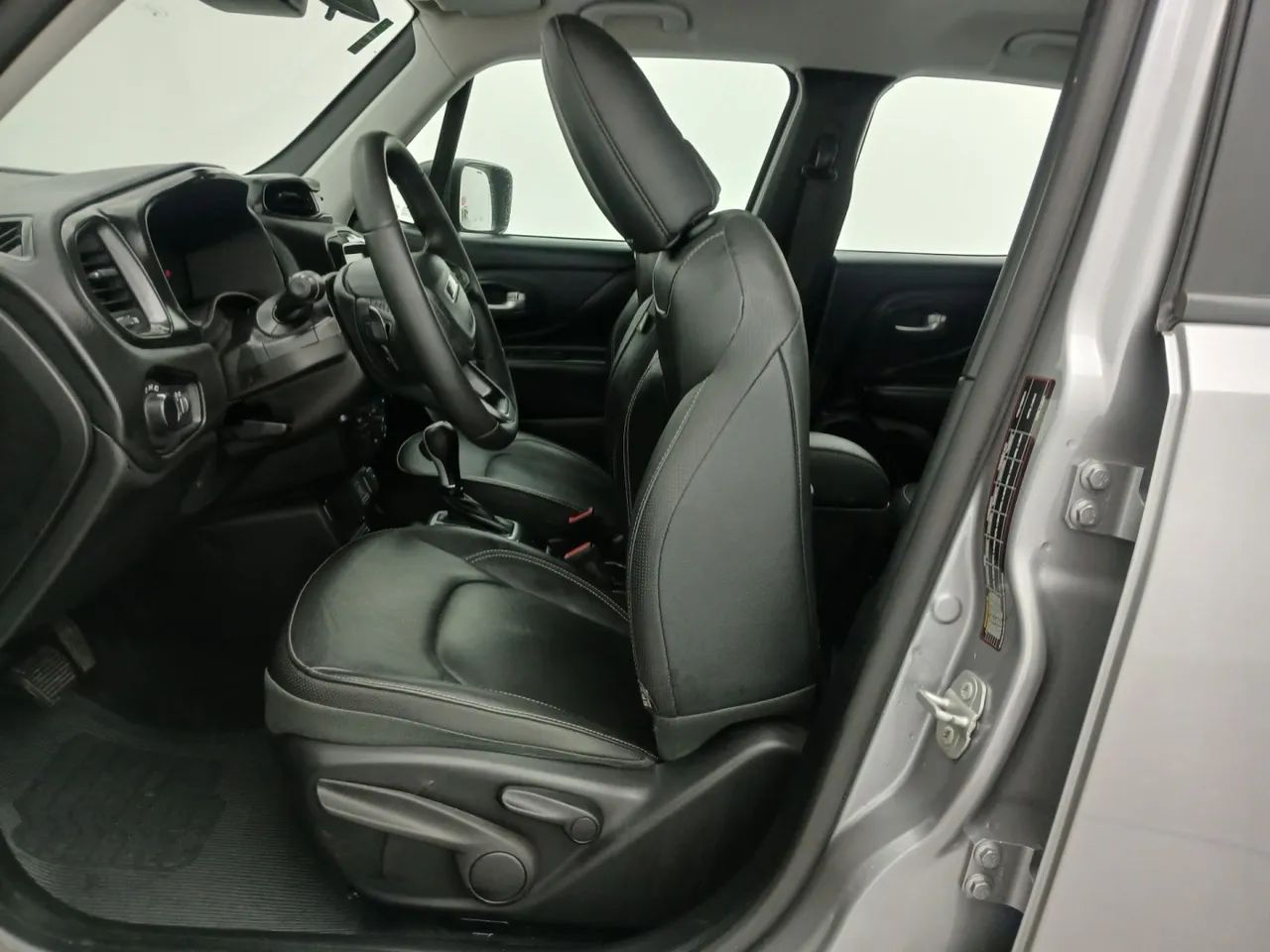 Jeep Renegade Long. T270 1.3 TB 4x2 Flex Aut., foto 16 de 18