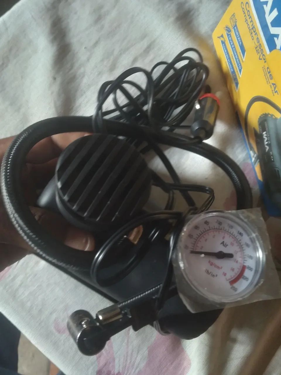 Mini compressor 12v para moto - Foto 4