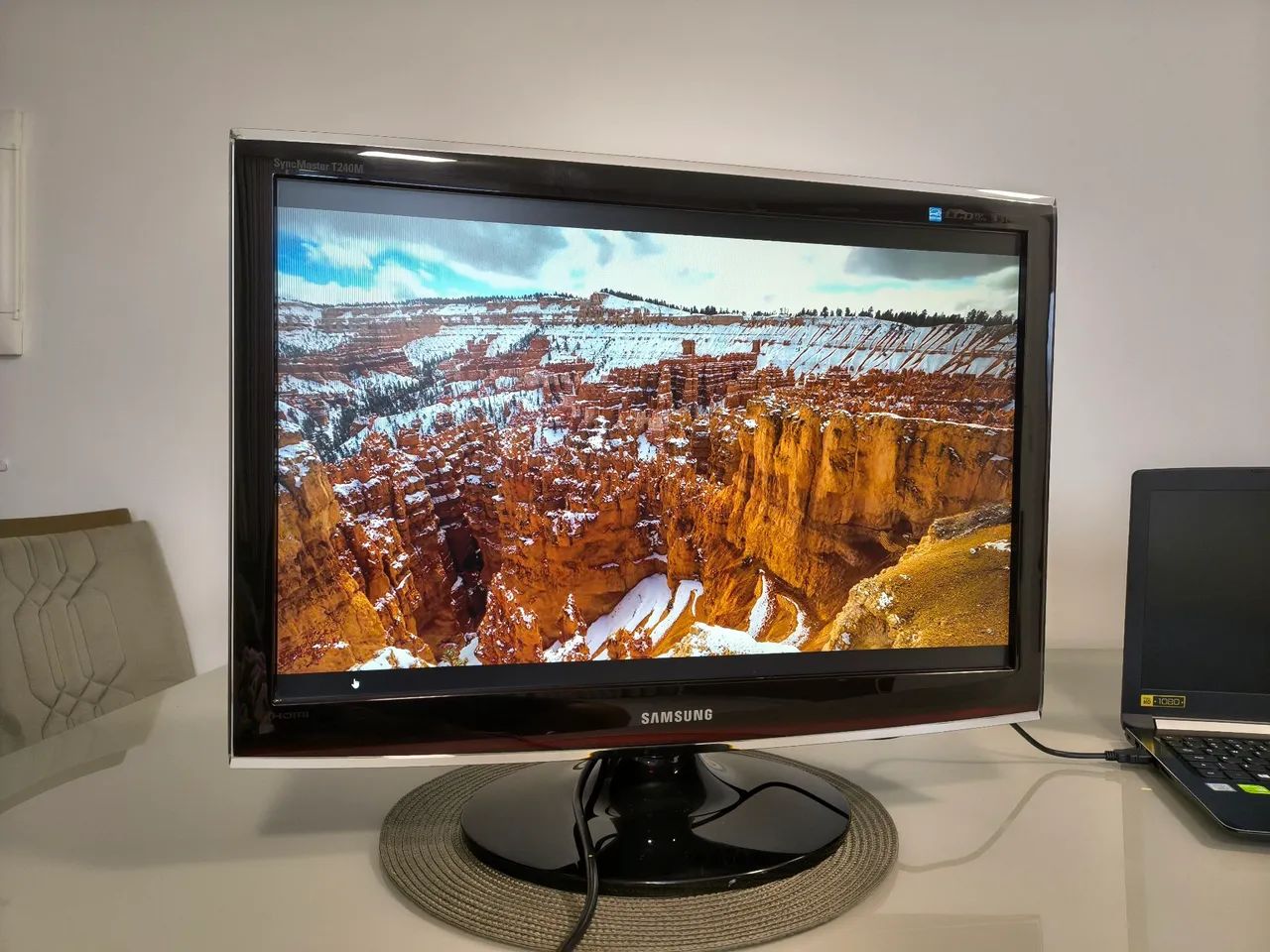 Tv monitor 24 Samsung Full HD+