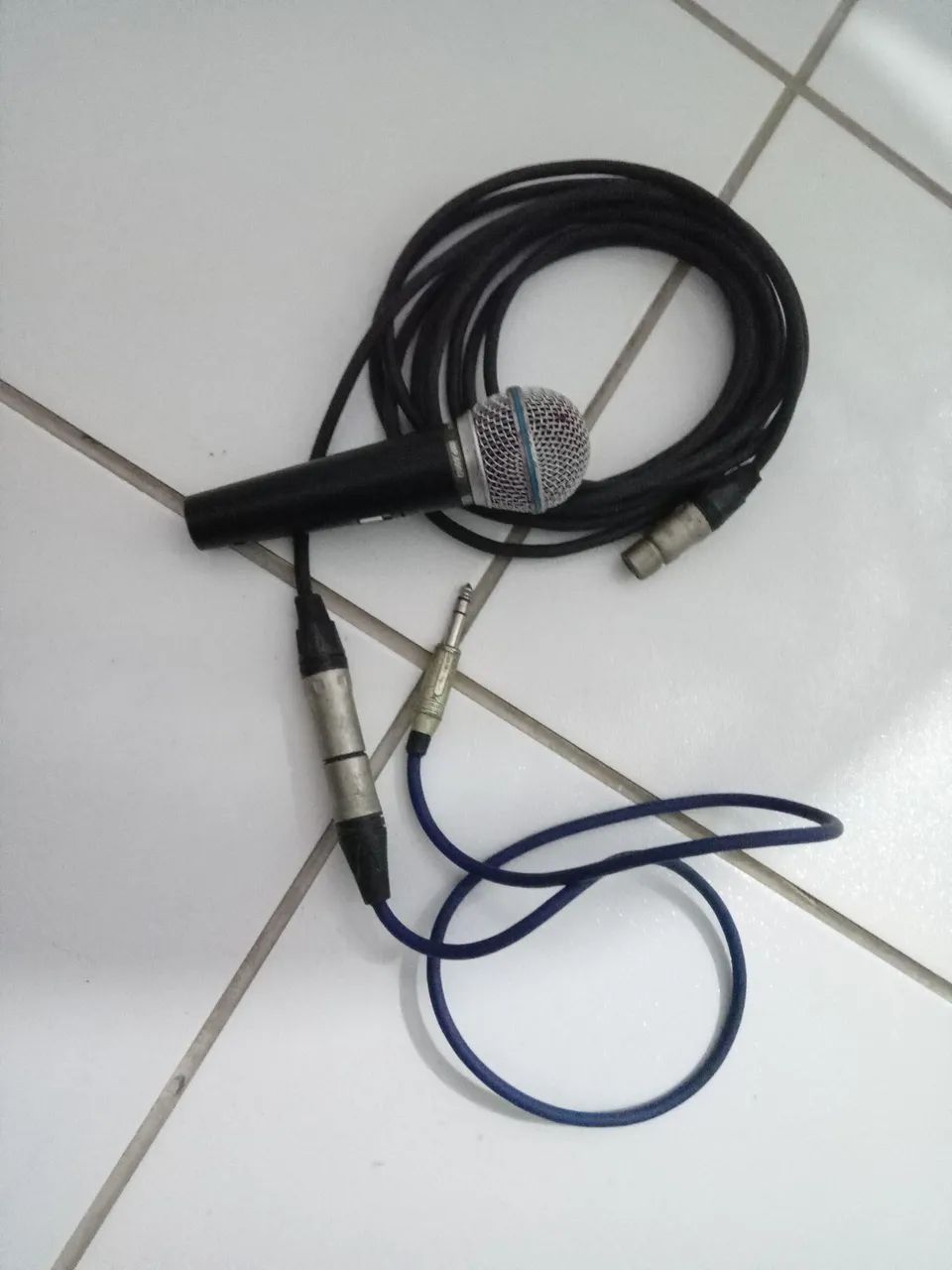 Microfone e cabeamento 