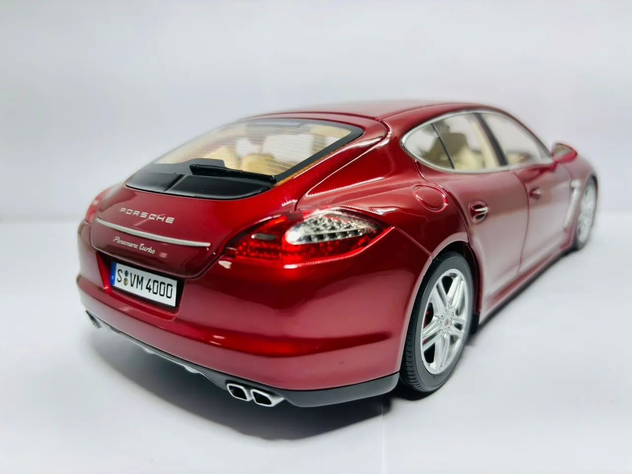 Miniatura Porsche Panamera Turbo 1/18 - Foto 2