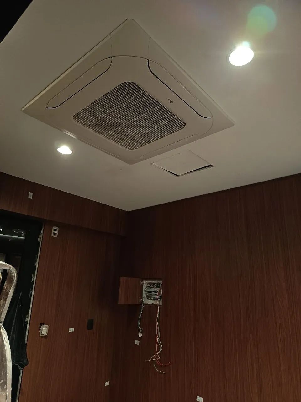 INSTALAÇÃO DE AR CONDICIONADO <br>