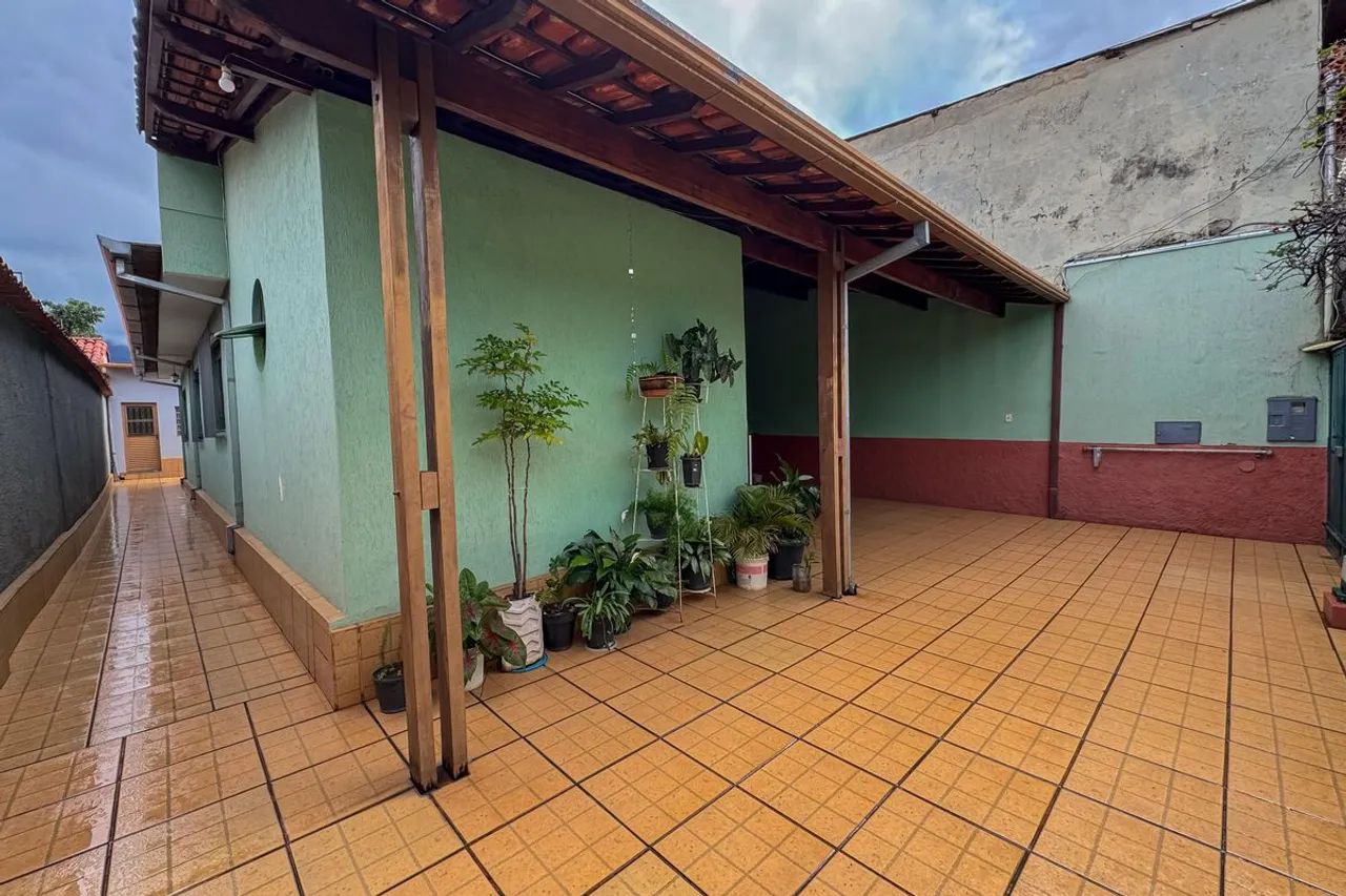 Casa à Venda - Pompéia, 3 Quartos, 220 m2 - Foto 2