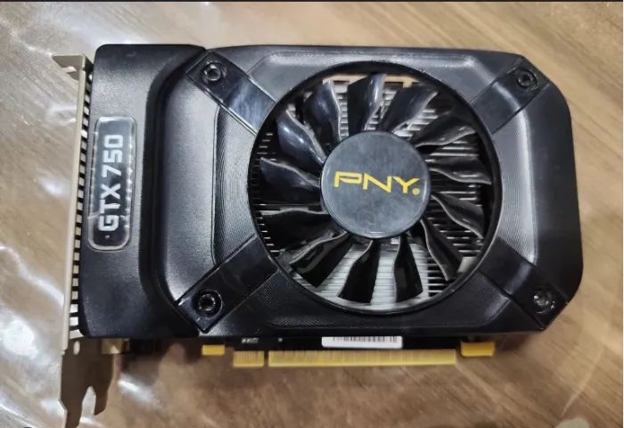 GTX 750 TI 2GB - Foto 2