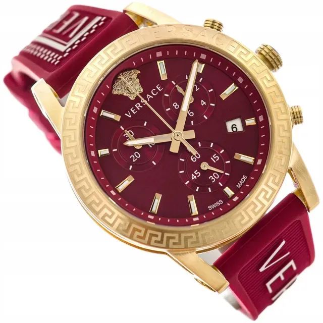 Relógio feminino cronógrafo com mostrador vermelho e caixa dourada da Versace.