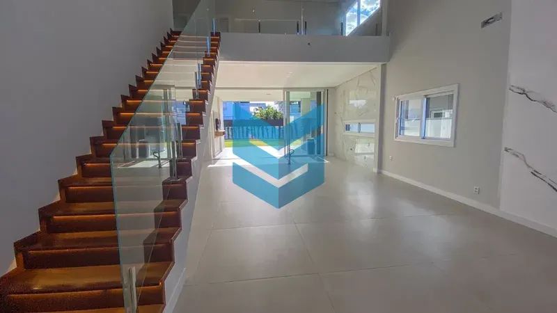 Casa com 4 suítes e 4 vagas de garagem - Campeche, Florianópolis/SC - Foto 2