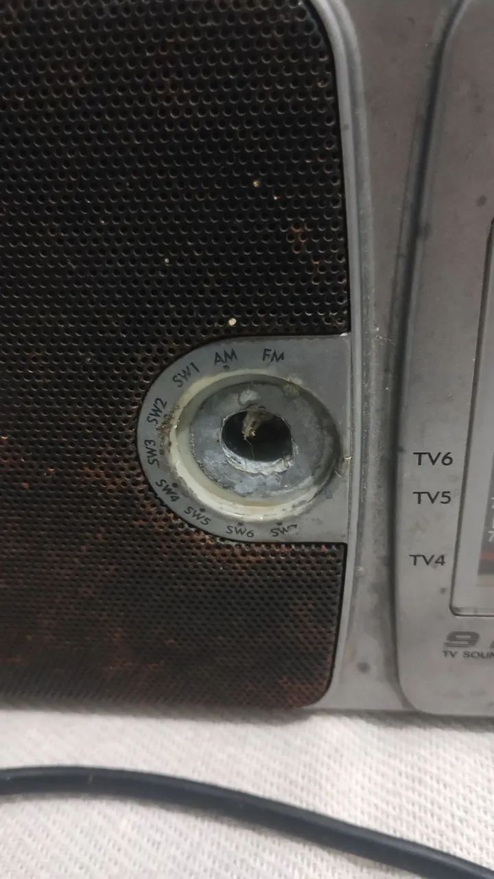 Rádio antigo com defeito  - Foto 3