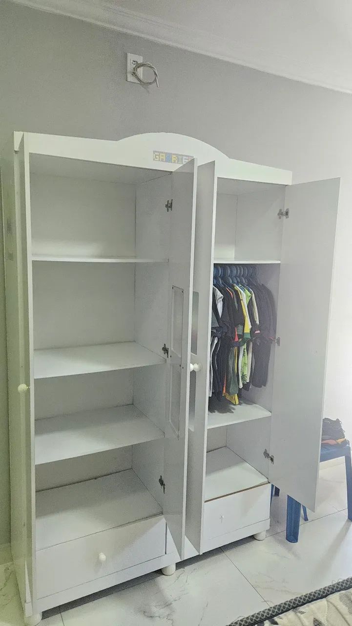Vendo Guarda roupa de bebê em mdf. - Foto 2