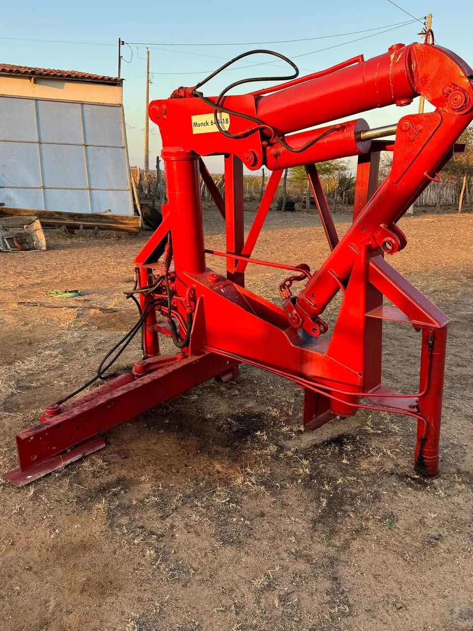 Munck para 04 toneladas  - Foto 4