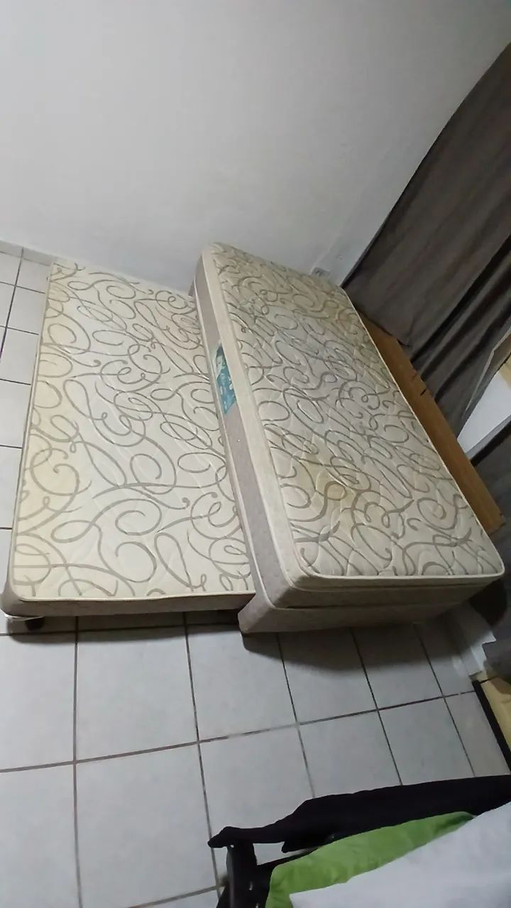 Cama Box Solteiro com Cama Auxiliar - R$ 60,00