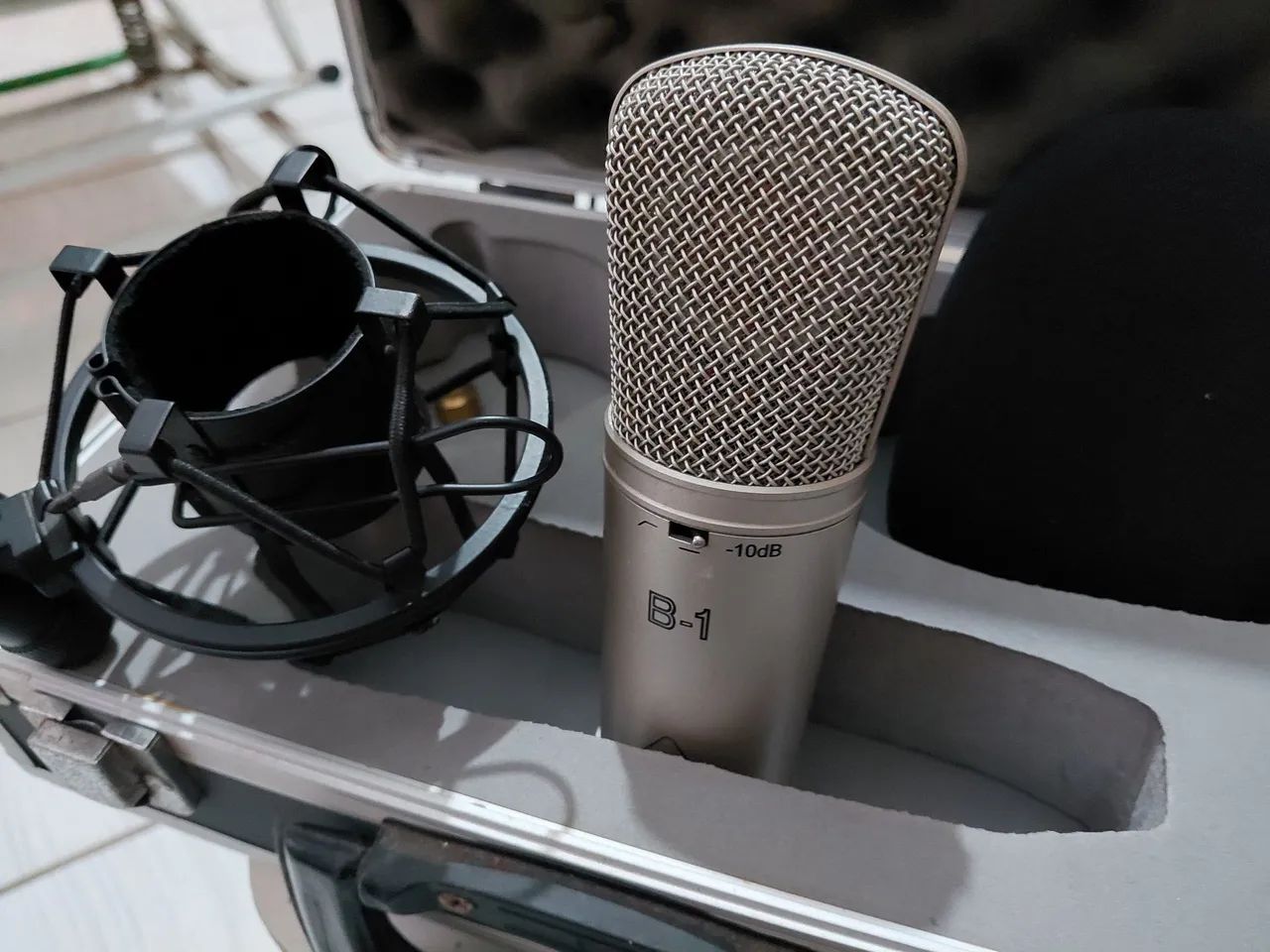 Microfone Behringer B1