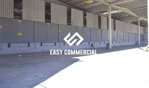 Galpão de 6.200 m² com docas e entrada para caminhões. - Foto 3
