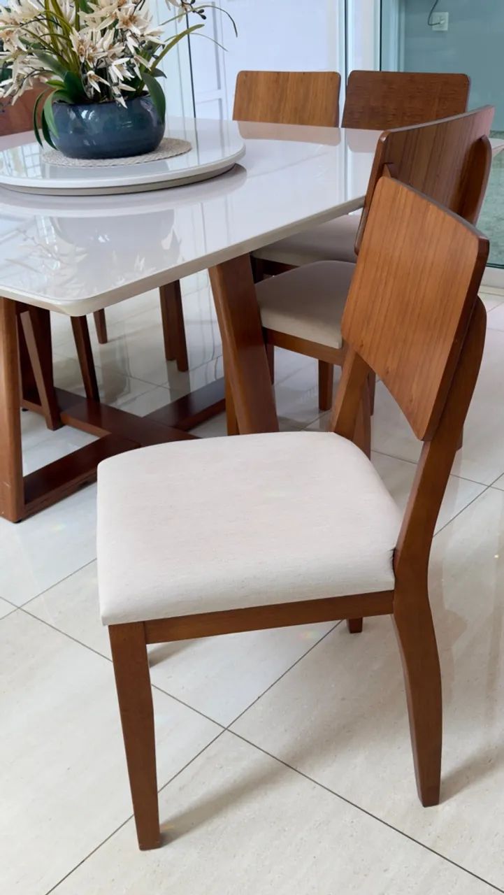 Mesa 8 lugares/ cadeira em madeira maciça  - Foto 2