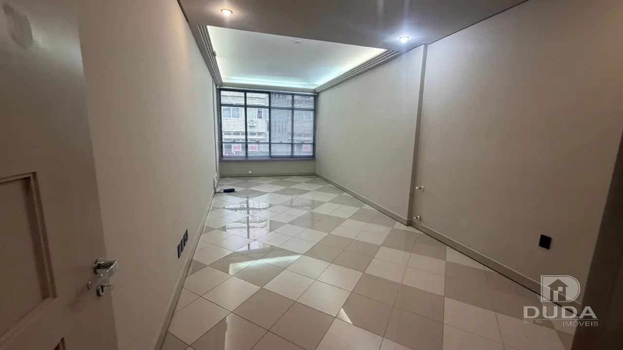 Sala Comercial para Locação no Centro de Criciúma - Foto 2