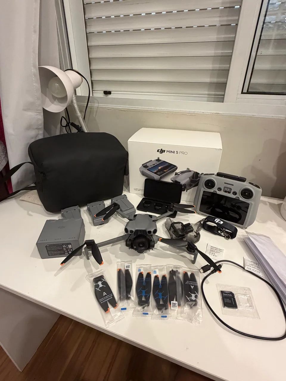 DJI Mini 5 Pro BR Fly More Combo - 3 Baterias Plus + NF + Anatel