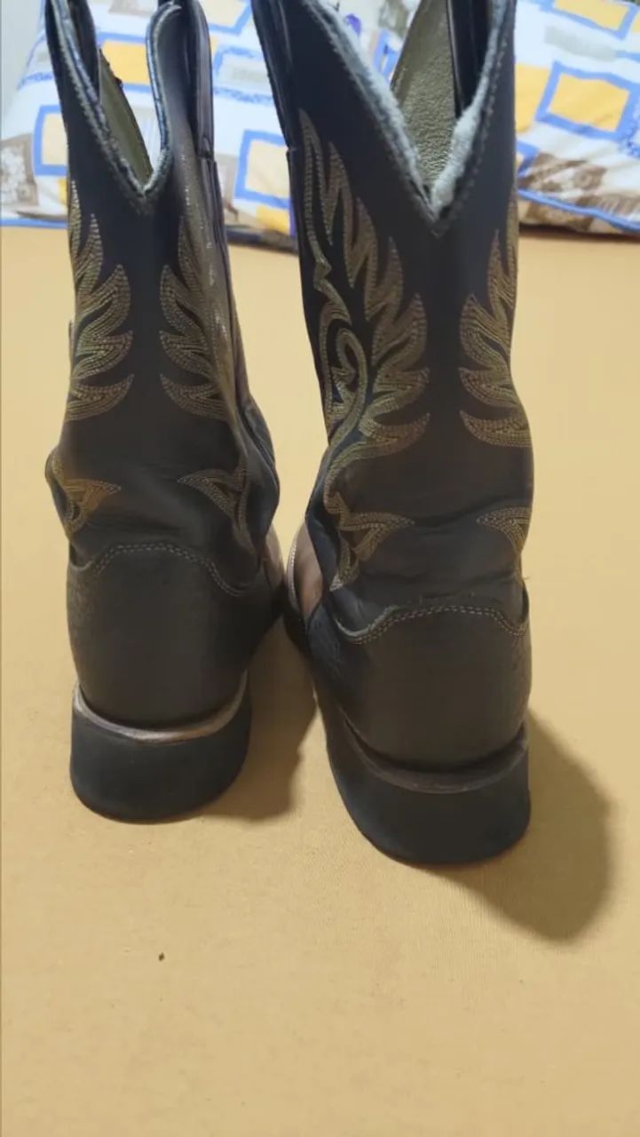 Botas texanas Justin numeração 41 - Foto 3