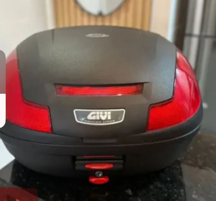 BAULETO 47 LITROS GIVI - ESTADO DE NOVO - Foto 2