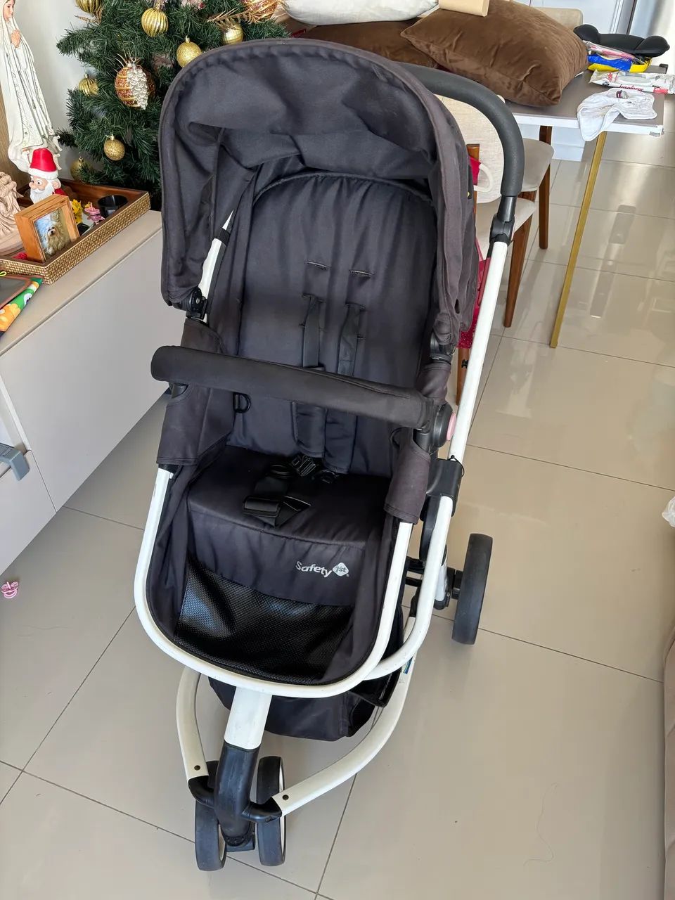 Carrinho safety 1st com bebê conforto 