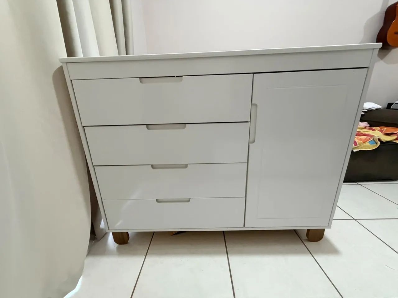 Cômoda 4 gavetas e um sapateiro 