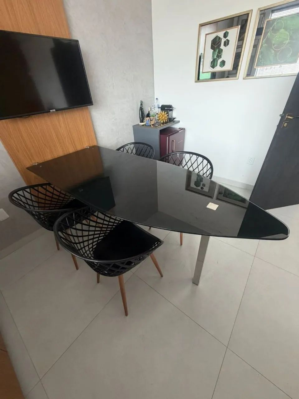 Conjunto de 3 mesas com 4 caldeiras para escritório 