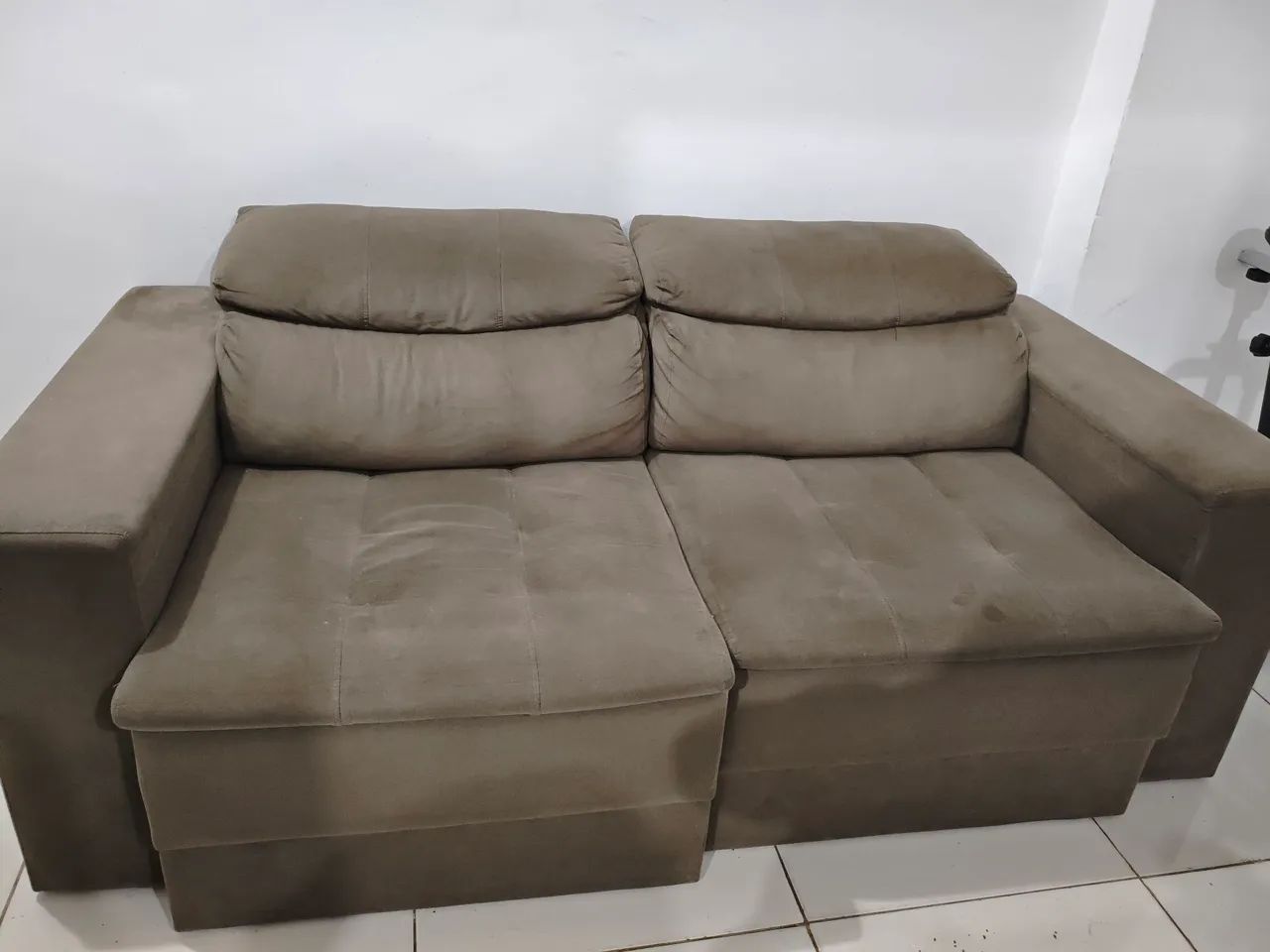 Sofa retrátil dois lugares 