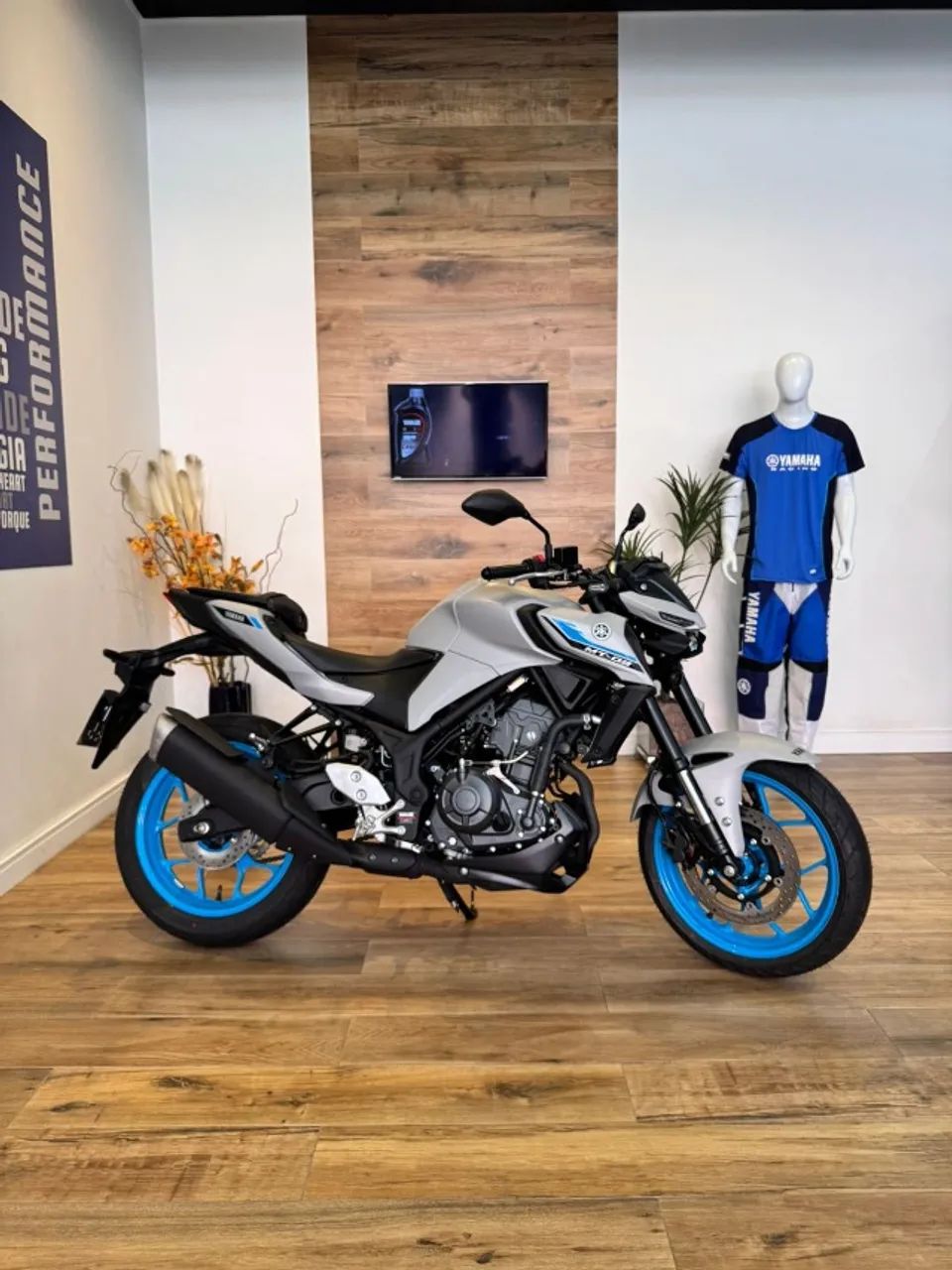 *Nova Yamaha MT03 ABS Connect 26/27
